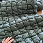 Tmavě zelený lesklý prošev, fluffy čtverce, synt. vl. – Hledejceny.cz