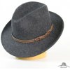 Klobouk Vlněný klobouk zdobený koženým páskem tmavě šedá melír