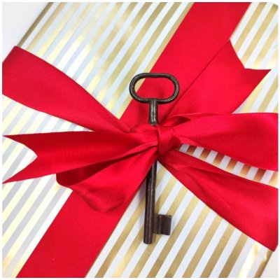 Řekni to dárkem Balení dárků s klíčem červená velikost L – Hledejceny.cz