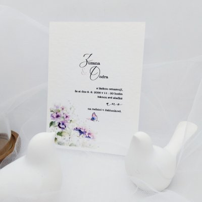 Svatební oznámení Fialové s motýlkem 1, rozměry 10,5 x 14,5 cm – Hledejceny.cz