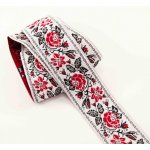 Krojová stuha - světle šedá s červenými růžemii - šíře 3 cm – Sleviste.cz