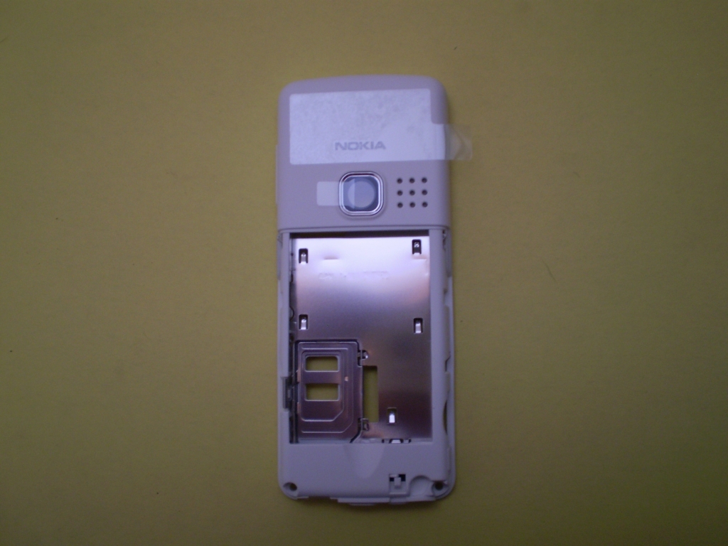 Kryt Nokia 6300 střední bílý