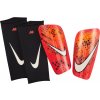 Fotbal - chrániče Nike CR7 Mercurial Lite červená