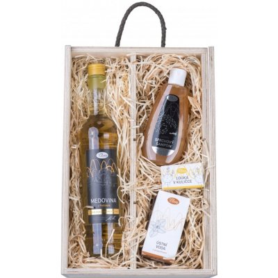 Pleva Pozornost z úlu pro pány Medovina z Potštejna 0,5 l Pánský medový sprchový šampon 200 g Ústní voda s propolisem 50 g Louka v kuličce dřevěná dárková sada – Zboží Dáma