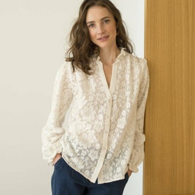 Halenka z květované krajky s volánky režná – Zboží Dáma