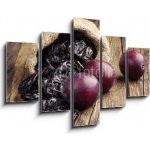 Obraz 5D pětidílný - 150 x 100 cm - Prunes with plums in small sack Slivky se švestkami v malém pytli – Zbozi.Blesk.cz