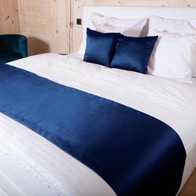 Biante Saténový přehoz/běhoun na postel Satén LUX-047 Námořnická modrá 50x180 cm – Zboží Dáma