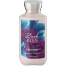 Bath & Body Works tělové mléko Dark Kiss 236 ml