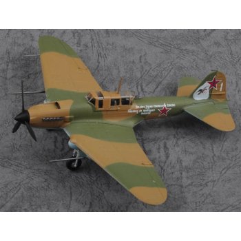 Easy Model Iljušin Il 2M3 Šturmovik 1 sovětské letectvo bílá 1:72