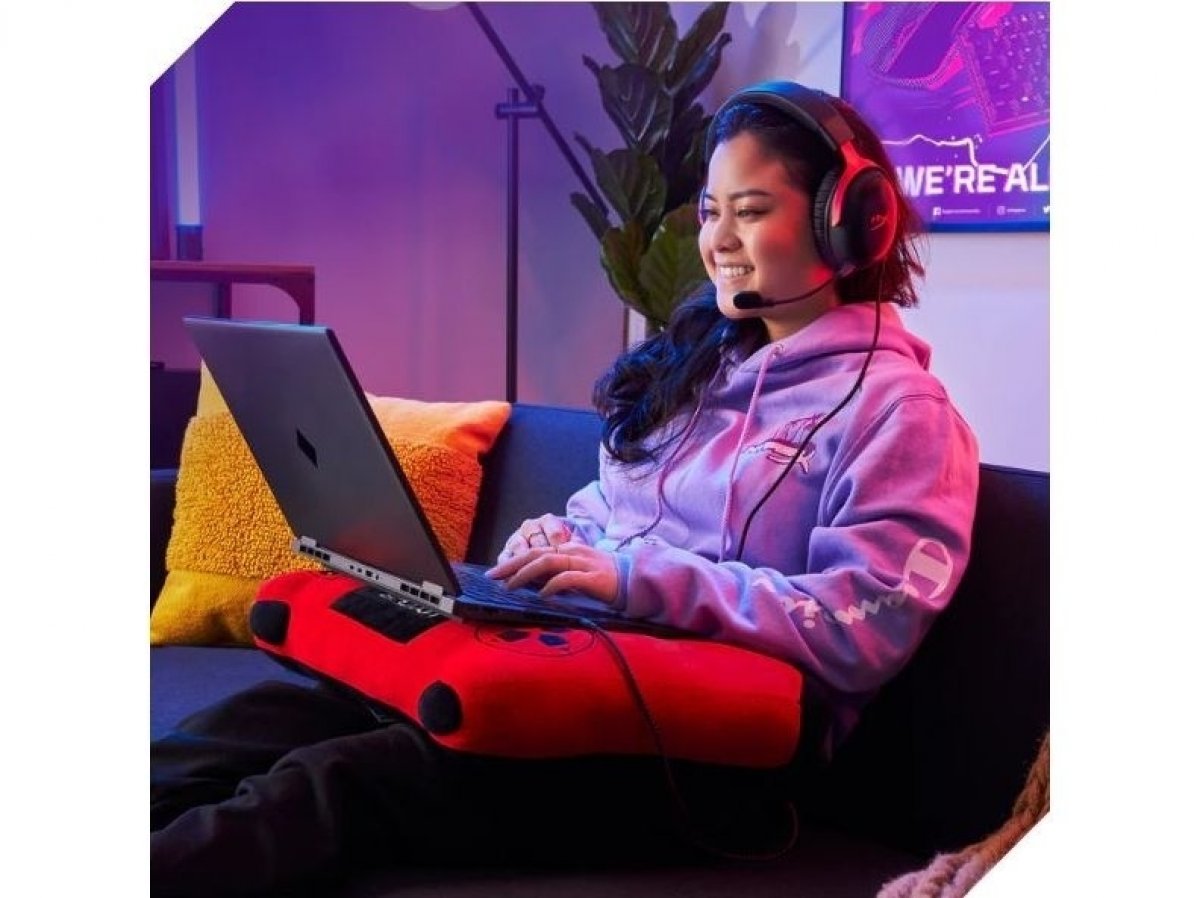 HyperX Cloud III od 1 555 Kč - Heureka.cz
