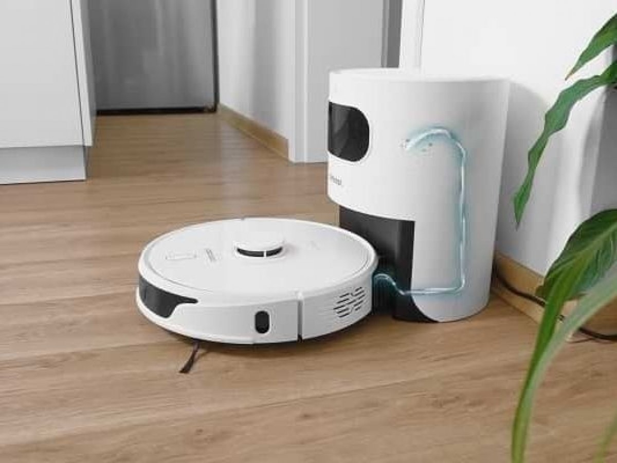 Samostatný úklid s automatickým vysypáváním