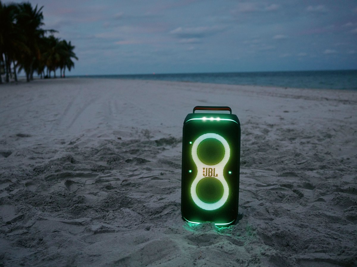 Až 12 hodin přehrávání