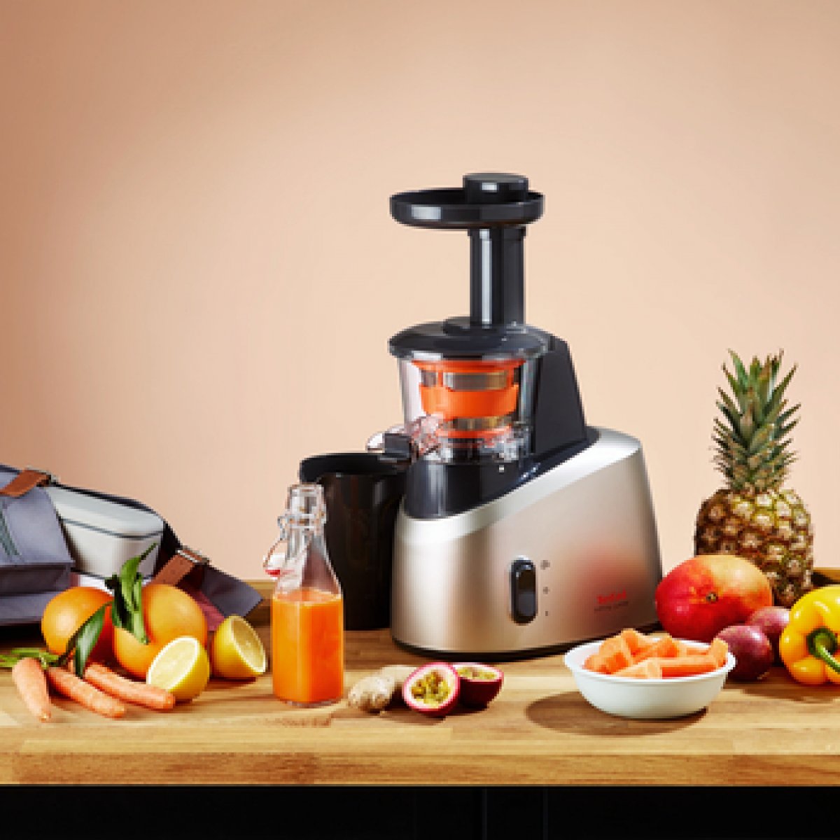 Самые хорошие соковыжималки отзывы. Tefal Juice Extractor 200. Шнековая соковыжималка avlsj-2021 ШАМП. Шнековая соковыжималка в интерьере. Самые лучшие соковыжималка.