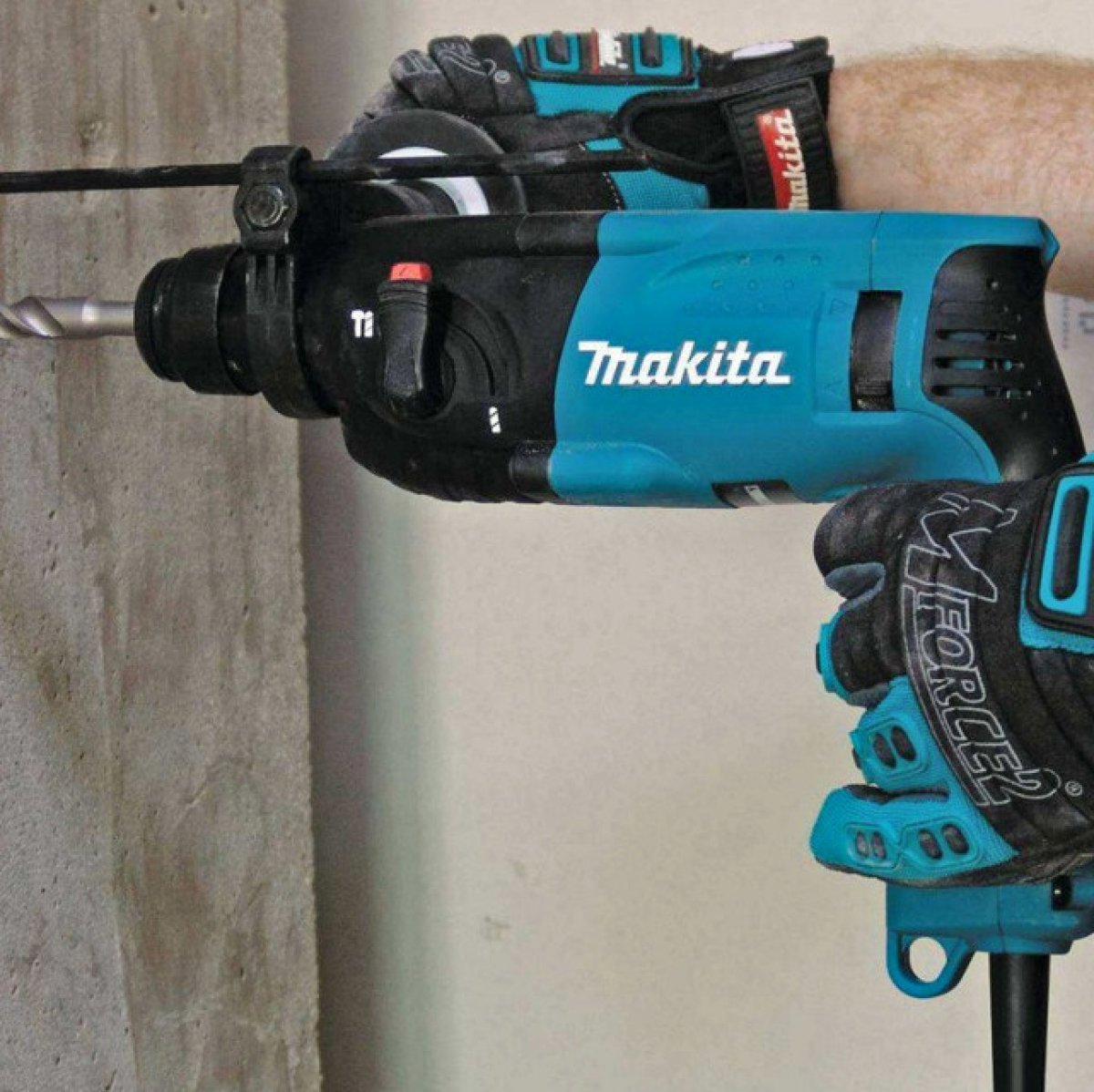 Makita HR2470T od 3 474 Kč - Heureka.cz