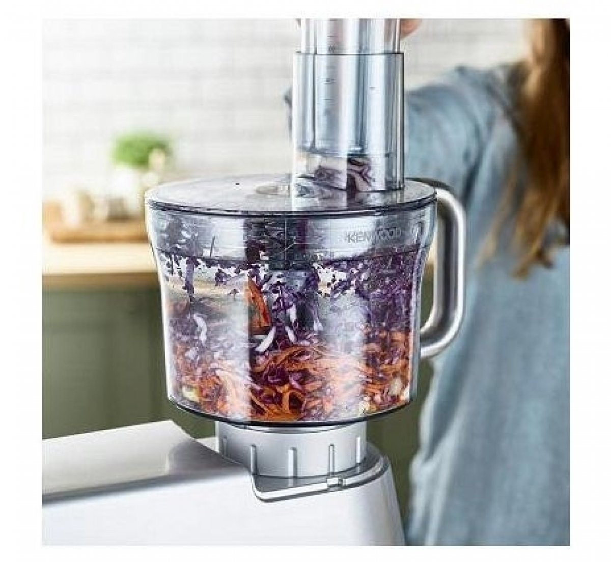 Food processor pro precizní strouhání, sekání, krájení