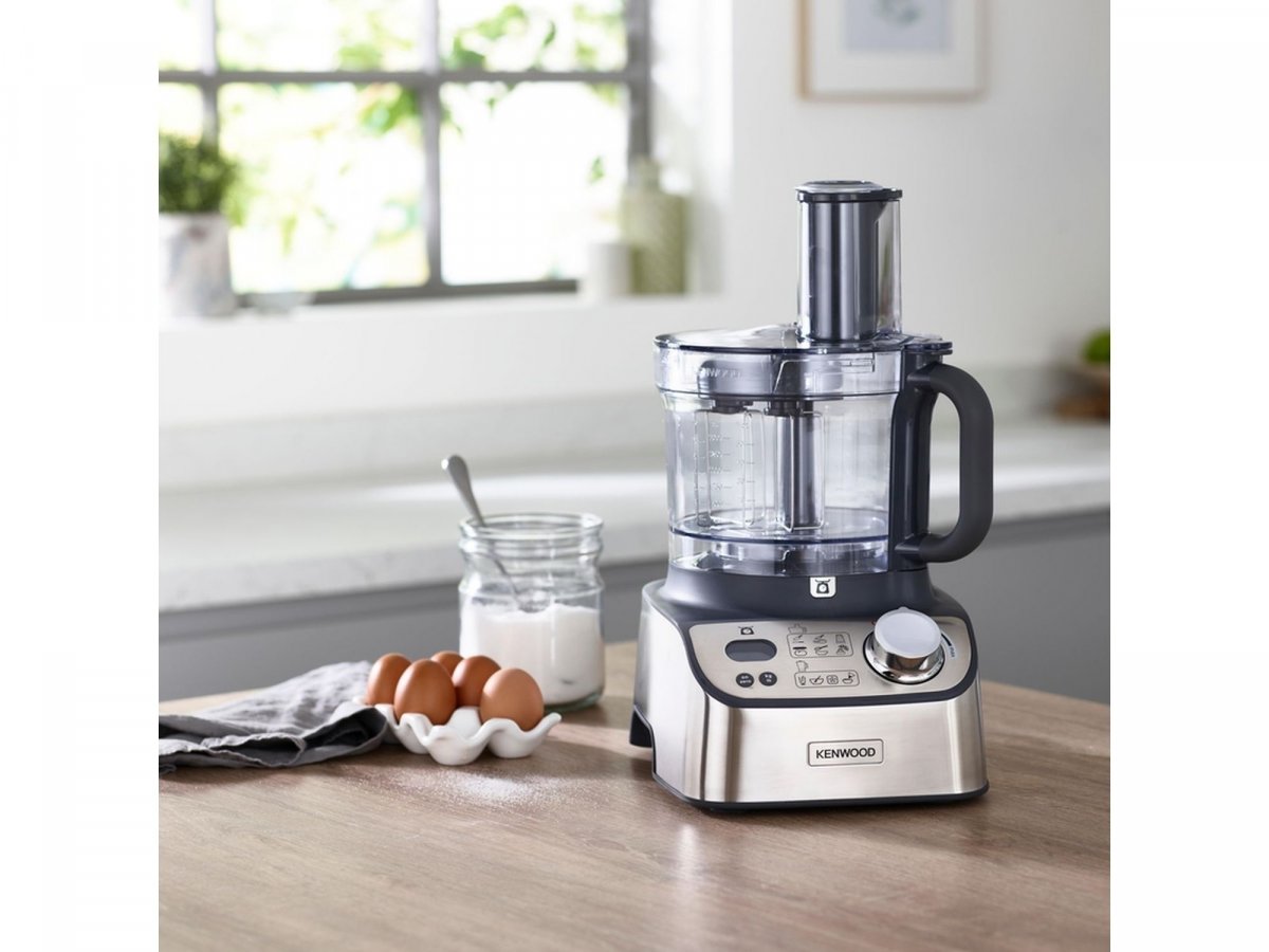 Dvojité kovové šlehací metly