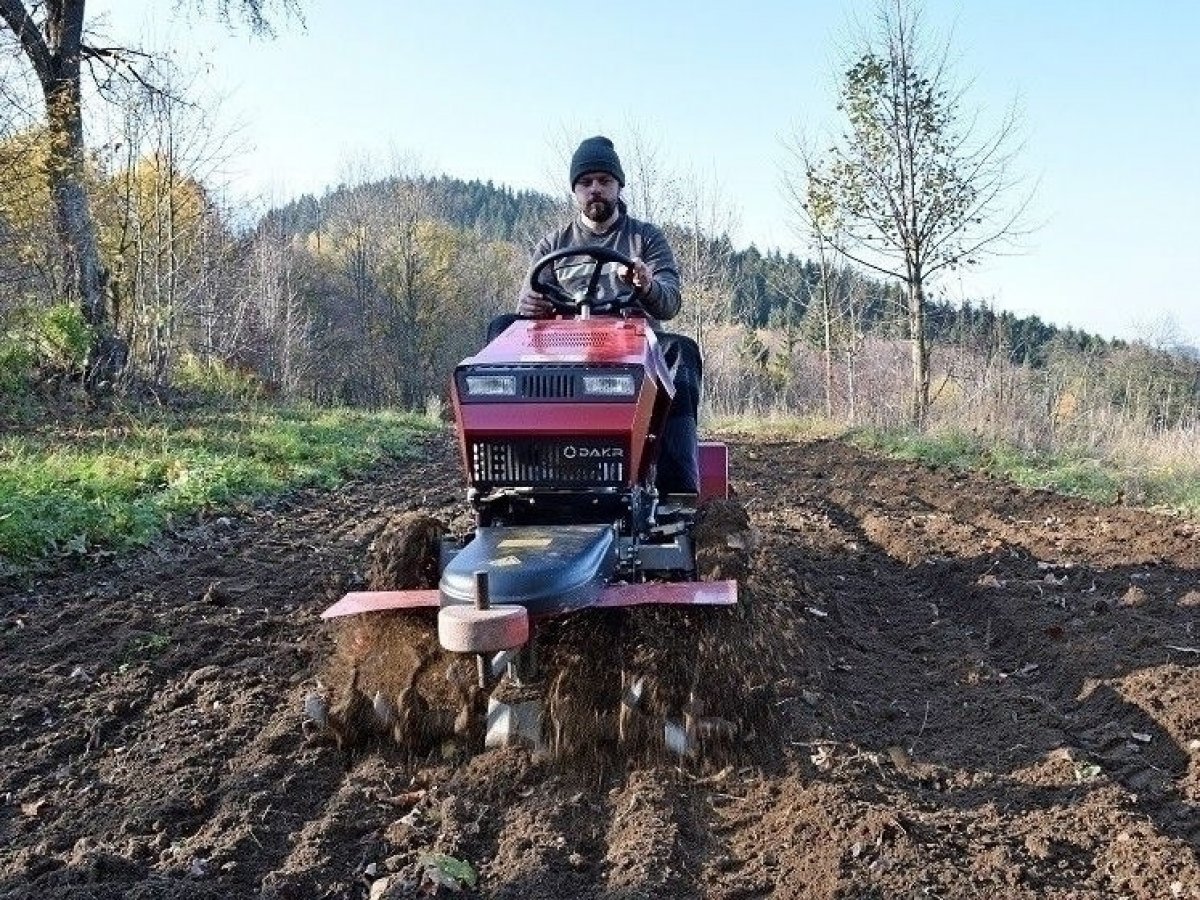 Zvládne i polní práce