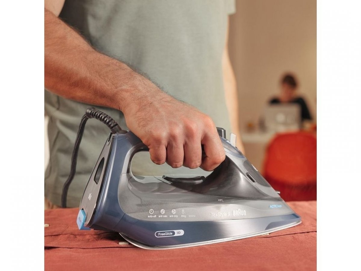 Světově první žehlicí plocha FreeGlide 3D pro žehlení všemi směry