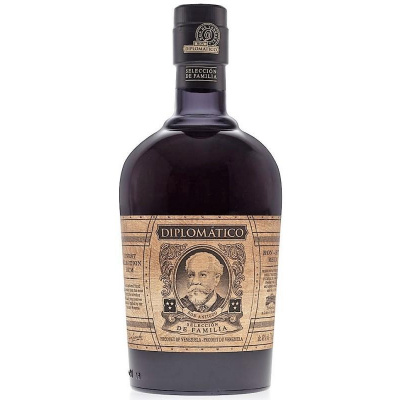 Diplomático Seleccion De Familia Rum 43% 0,7 l (tuba)