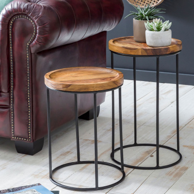 FineBuy Designový konferenční stolek FB51458 Sheesham kovový odkládací stolek sada 2 malých, konferenční stolek sada 2 dřevěných stolků, obývací stůl z masivu kovový rám, úzký rozkládací stolek odklád