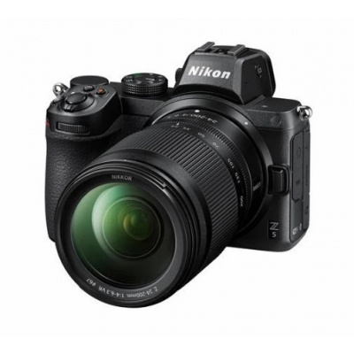 Nikon Z5 +24-200mm (Z) f/4-6.3. VR VOA040K004