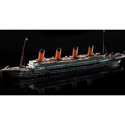 Academy - R.M.S. Titanic + LED set, MCP, Model Kit loď 14220, 1/700