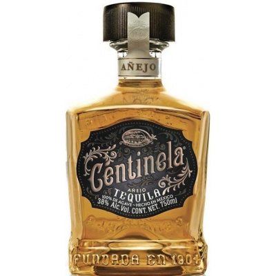 Centinela Anejo 40% 0,7 l (karton) Centinela Anejo 40% 0,7 l (karton)