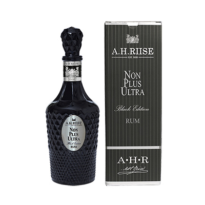 A.H.Riise Non Plus Ultra Black Edition 42% 0,7l + A.H. Riise Rum Cream Liqueur 17% 0,7l + A.H.Riise Salt Caramel Cream Liqueur, 17% 0,7l (holá láhev)