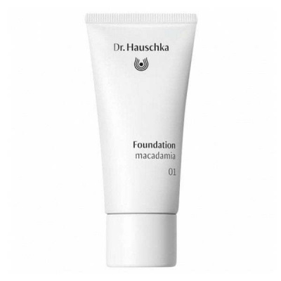 Dr. Hauschka Vyživující make-up s minerálními pigmenty (Foundation) 30 ml (Odstín 03 Chestnut)