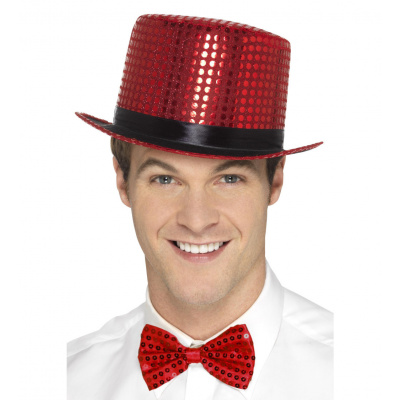 Červený klobouk s flitry