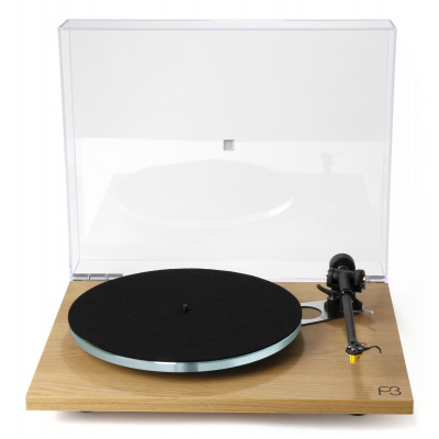 Rega Planar 3 svetlý dub (Rega Planar 3 je novým modelem, postaveným na základech legendárního typu Rega RP3, který získal mnoho ocenění po celém světě)