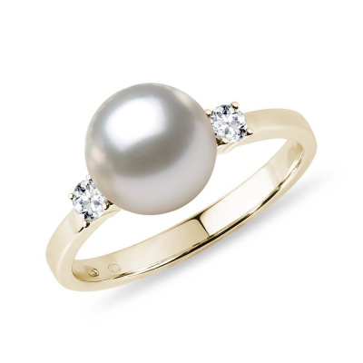 Zlatý prsten s Akoya perlou a diamanty KLENOTA K0309023