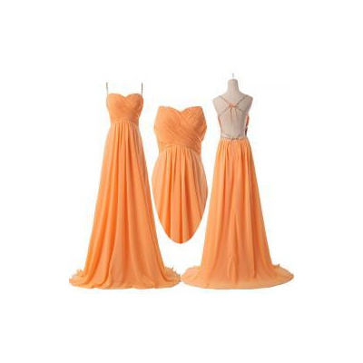 Oranžové šaty s holými zády.