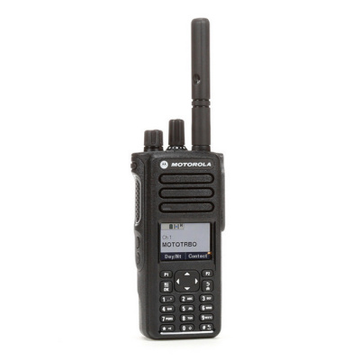 Motorola MOTOTRBO™ DP4800e VHF Anténa: QA02428AA VHF Stubby Ant (136-148 MHz) PMAD4119 +0Kč, Baterie: QA06101AA PMNN4488 DP BATT IMP IP68 LIION 3000T (VIBRATING CLIP) +2050 Kč, Nabíječ: QA02437AA Bez
