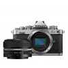 Nikon Z fc + 28 mm f/2,8 SE VOA090K001