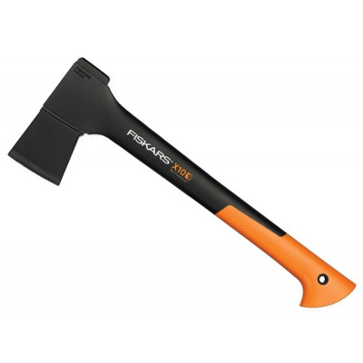 FISKARS X10 univerzální sekera S 121443, plastové pouzdro