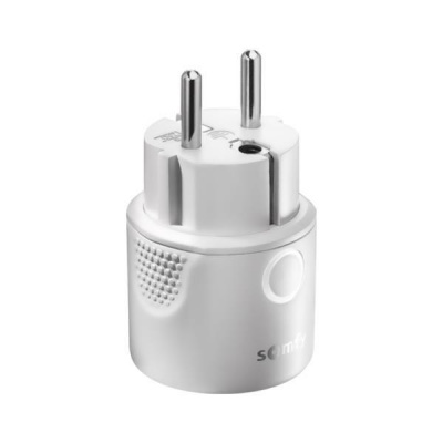 Somfy Plug Receiver ON/OFF io – vnitřní zásuvka pro vzdálené zapínání elektrospotřebičů a světel 1822617