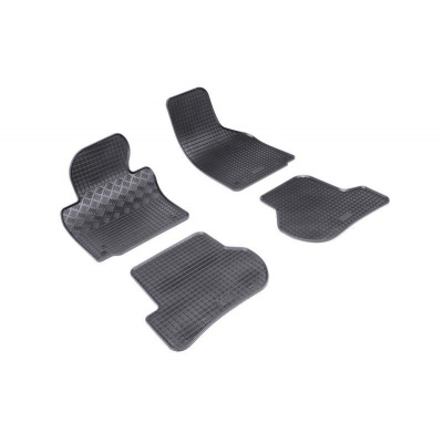 Gumové koberce SEAT Leon (2006-), ŠKODA Octavia II (2005-2013), VW Golf V (2003-2009), VW Golf VI (2008-2013), VW Jetta (2005-2010), VW Scirocco (2008-)