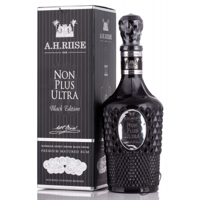 A. H. Riise Non Plus Ultra Black Edition 42 % 0,7 l (karton)