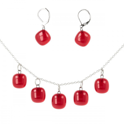 Výsledky na dotaz: náhrdelník bižuterie - červený