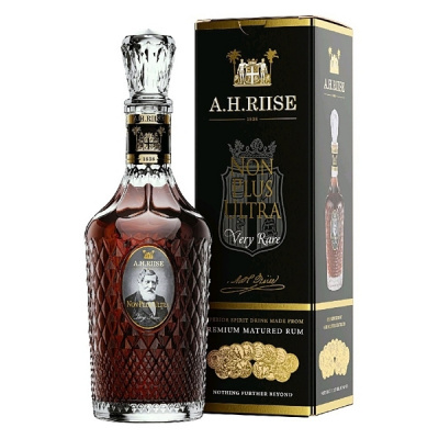 Rum A.H.Riise Non Plus Ultra 0,7l 42% (karton)