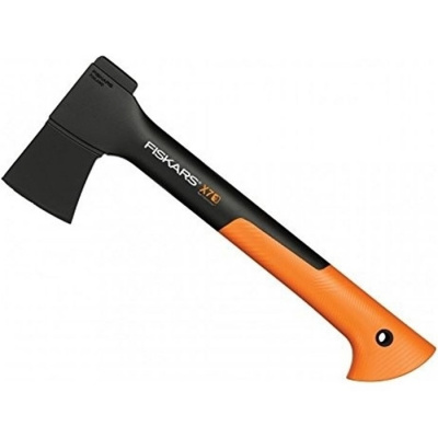 Sekera X7 Fiskars 121423 (Menší universální sekera Fiskars X7 - XS z nové řady seker)