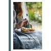 Camper Van Cooking: From quick fixes to family feasts, 70 recipes, all on the move - Claire Thomson, Matt Williamson