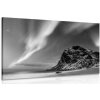 Obraz polárna žiara v Nórsku v čiernobielom prevedení