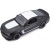Maisto Ford Mustang Boss 302, matná čierna/biela 1:24