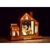 Veyra | drevený svietiaci domček | zimná krajinka | LED dekorácia | 35 cm