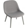 Muuto Fiber s dřevěnou podnožou grey/Remix 133