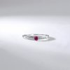 Lillian Vassago Prsteň s rubínom a diamantmi, biele zlato LLV59-DR141WRU Veľkosť prsteňov: 56