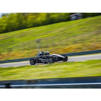 Superrýchla jazda na vozidle Ariel Atom na Slovakia Ringu