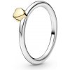 PANDORA strieborný prsteň so zlatým srdiečkom 196548